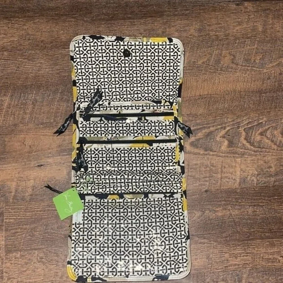 Vera Bradley Travel & Go Jewelry Folio Dogwood NWT - Picture 3 of 6